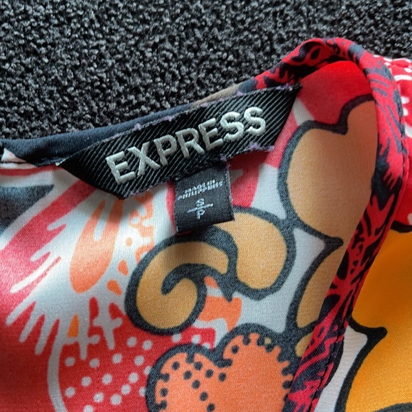 Express Short Sleeve Blouse - Picture 2 of 4